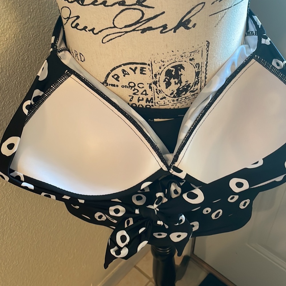NWT-Island Waves tanki. Tie back top & skirt bottoms. Black & white. SZ 12 - Picture 3 of 14